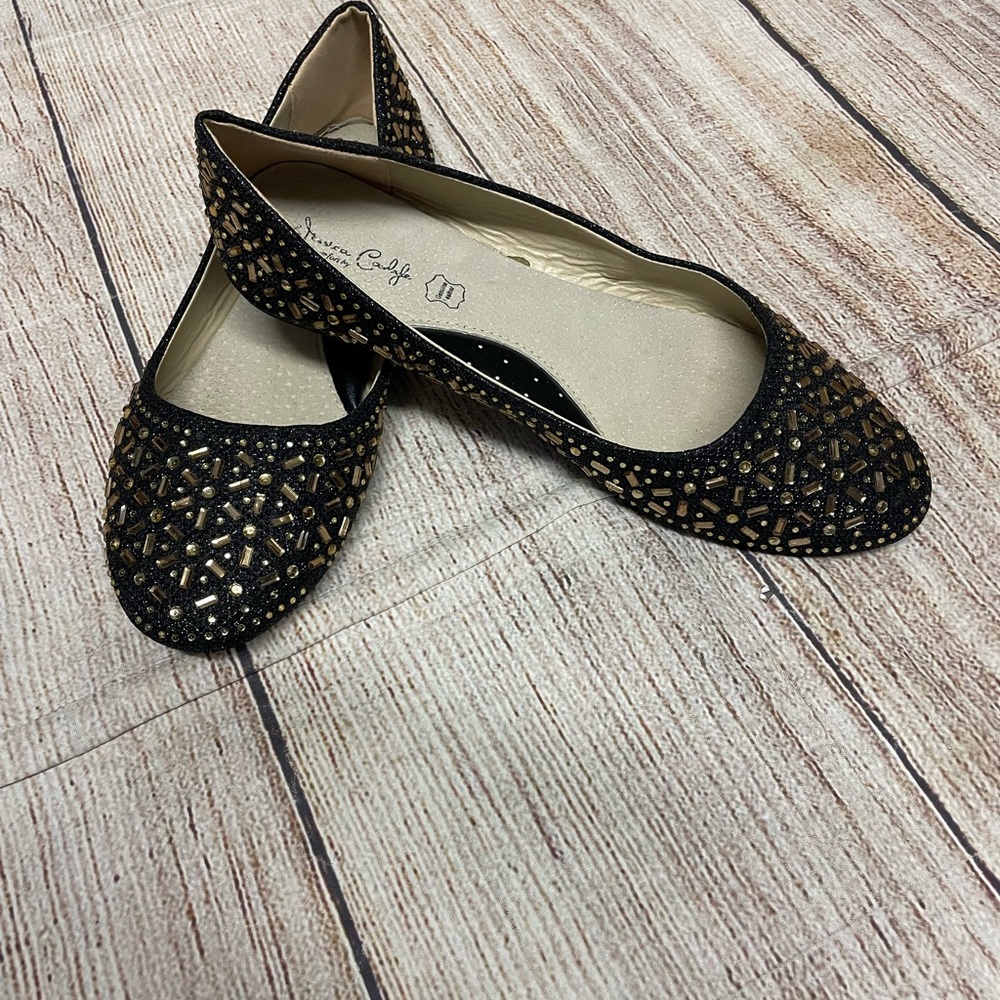 😍Jessica Cavlyle black gold beaded slip on leather shoe size 8